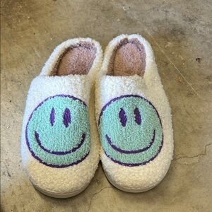 Cream Fuzzy Slip-On Slippers with Mint Smiley
